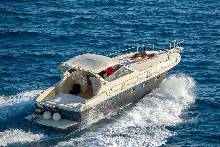 Luxury Amalfi Coast Boat Tour: Positano & Fiordo di Furore Day Cruise