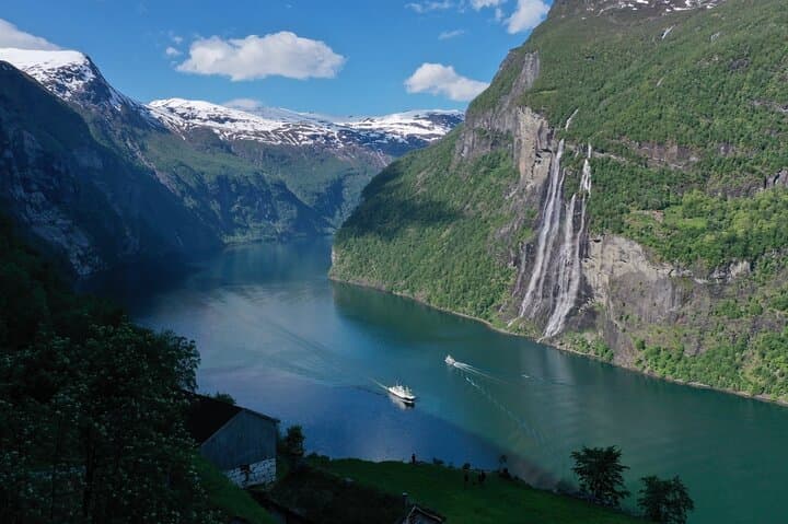 Hellesylt to Geirangerfjord: 80-Minute Sightseeing Cruise Past Seven Sisters & Skageflå