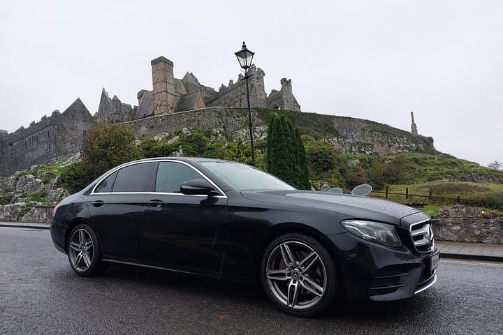 Dublin to Cork Transfer: Rock of Cashel, Cahir & Blarney Castles Day Tour