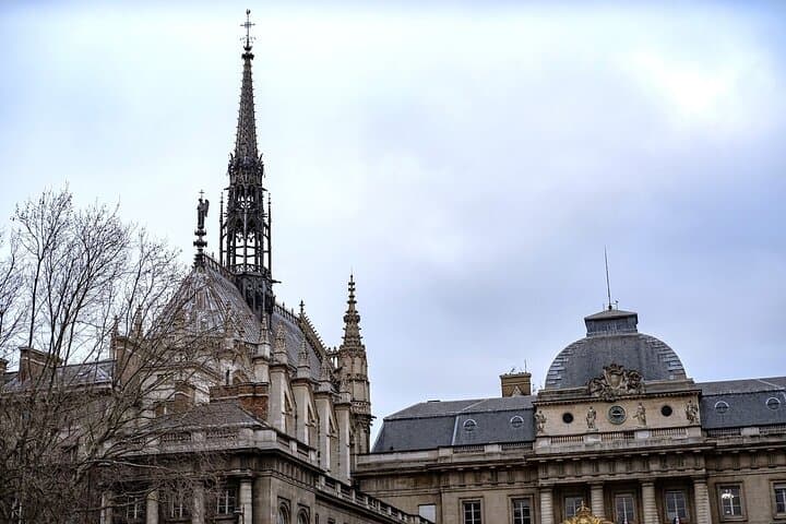 Sainte-Chapelle and Conciergerie Guided Tour on Île de la Cité — Pre‑Reserved Tickets & Local Guide photo 5
