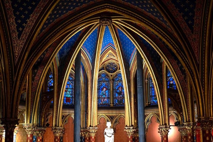 Sainte-Chapelle and Conciergerie Guided Tour on Île de la Cité — Pre‑Reserved Tickets & Local Guide photo 2