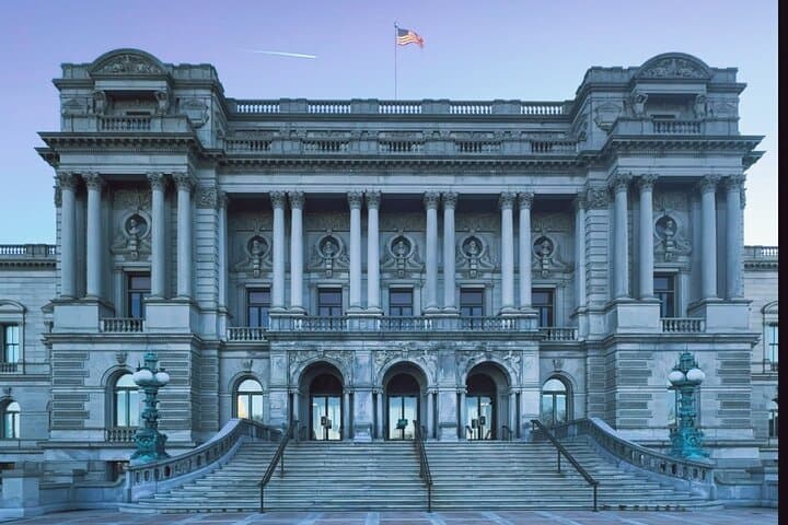 Private Half-Day Washington DC Tour: Monuments, Memorials & Insider Stories photo 2