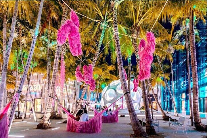Walking Tour in Bal Harbour, Florida