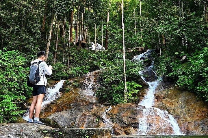 Batu Caves, Kanching Falls & Firefly Cruise: Full-Day Nature and Culture Tour from Kuala Lumpur