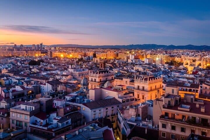 Valencia Must-See Walking Tour: Torres de Serranos to Mercado Central photo 3