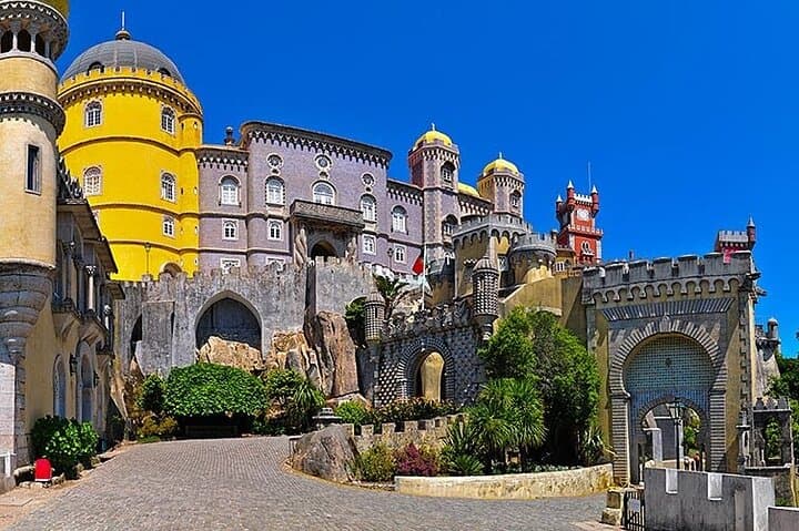 Sintra, Cabo da Roca & Cascais Private Day Tour from Lisbon: Palaces, Cliffs and the Portuguese Riviera