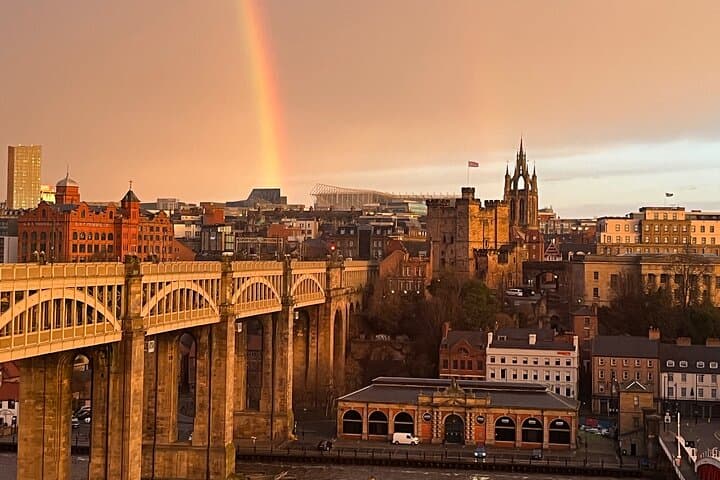 Newcastle Quayside Pub Tour: Historic Pubs, River Views & Gateshead Finale