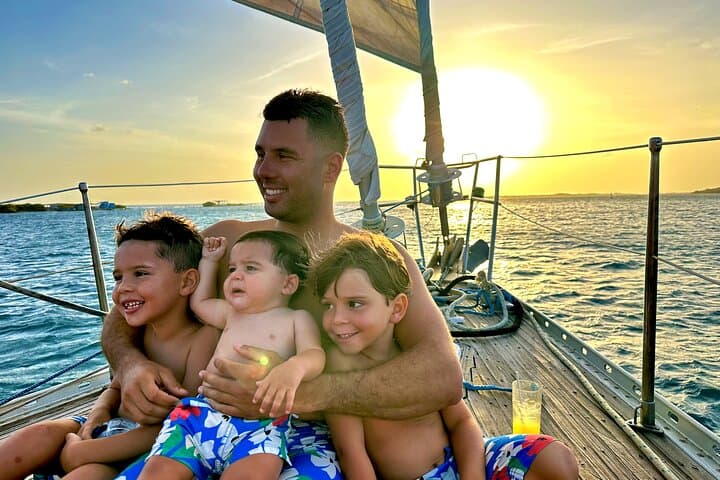 Blue Parrot Snorkel Sail Aruba: Private 4-Hour Charter with 4-Course Meal & Snorkeling photo 2