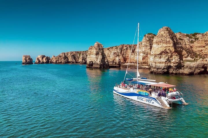 Lagos Half-Day Catamaran Cruise to Ponta da Piedade with Lunch