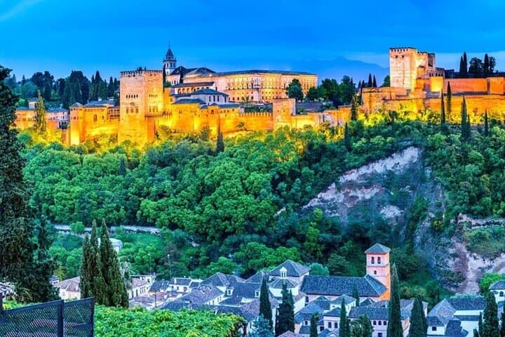 Albayzín & Sacromonte Private Walking Tour — Sunset Views & Flamenco Culture in Granada photo 2