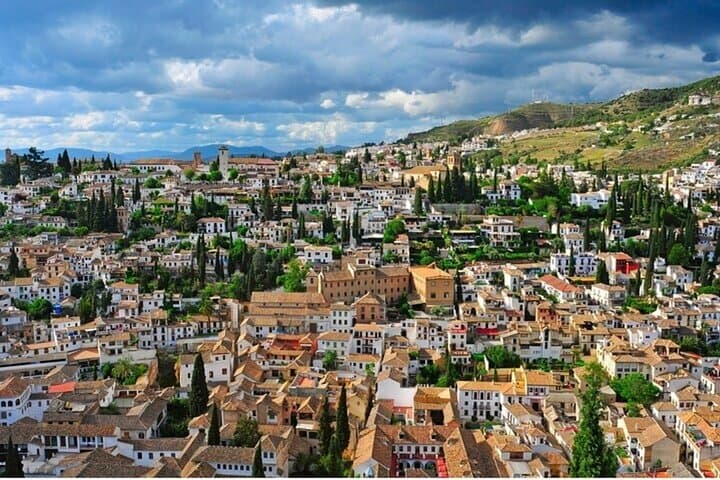 Albayzín & Sacromonte Private Walking Tour — Sunset Views & Flamenco Culture in Granada