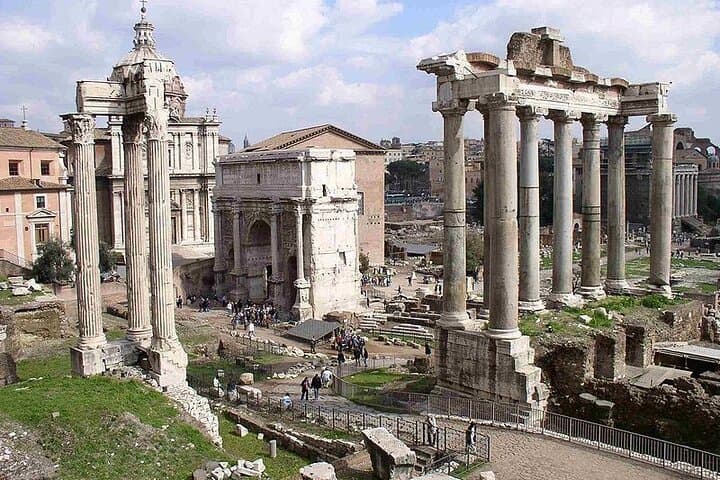 Rome in a Day: Private Full-Day Tour with Driver and Luxury Minivan photo 4