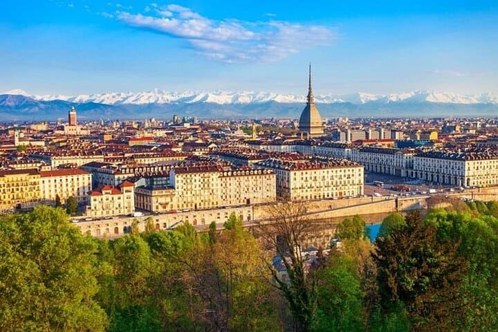 Turin Must-See Walking Tour: Savoy Palaces, Arcades & Shroud Chapel photo 1