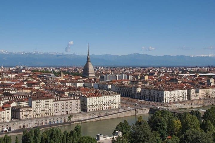 Turin Must-See Walking Tour: Savoy Palaces, Arcades & Shroud Chapel photo 2