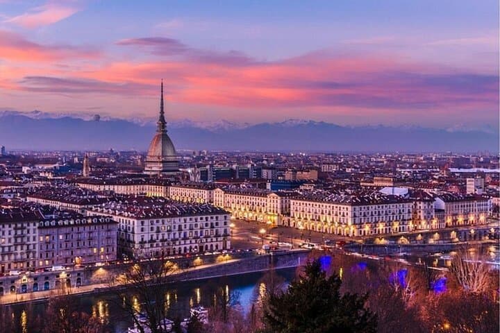 Turin Must-See Walking Tour: Savoy Palaces, Arcades & Shroud Chapel photo 4
