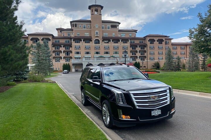 Aspen-Snowmass Private Transfer to Denver International: Door-to-Door Luxury Car Service photo 5
