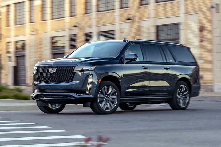 DFW to Dallas Private Luxury SUV Arrival Transfer – Meet & Greet Service photo 2