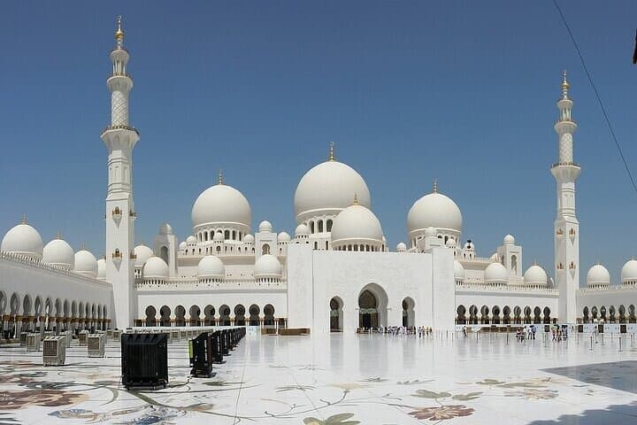 Private Transfer from Dubai to Abu Dhabi: Comfortable One-Way Ride with Local Driver photo 3