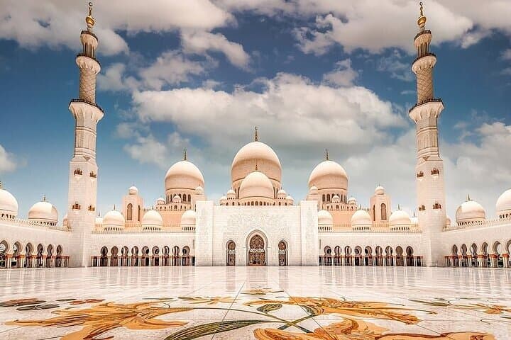 Private Transfer from Dubai to Abu Dhabi: Comfortable One-Way Ride with Local Driver