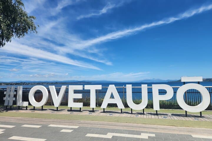 Auckland to Rotorua, Taupo & Huka Falls — Private Day Tour photo 3