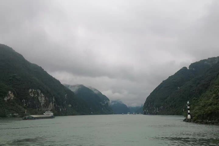 Explore Sanyou Cave and Sanxia Waterfall: Private Day Tour from Yichang photo 6