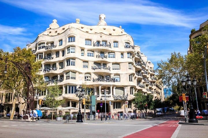 Best of Barcelona in 4 Days: Gaudí, Gothic Quarter & Montjuïc Views photo 2