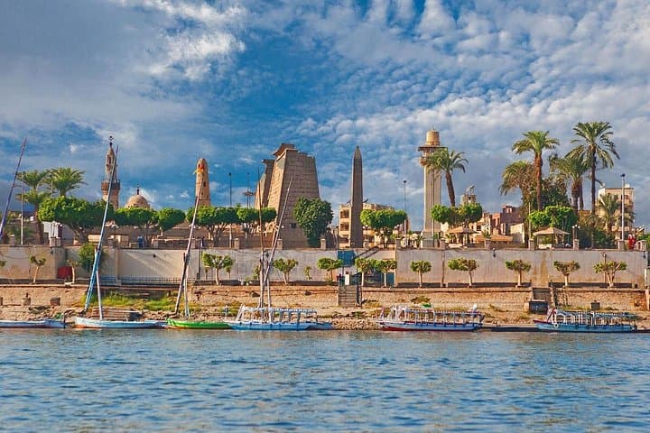Sunrise Hot-Air Balloon and West Bank Temples Tour in Luxor photo 2