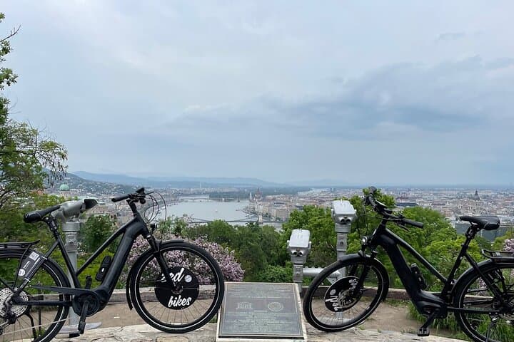 Private E‑Bike Tour to Buda Hills and Buda Castle Views