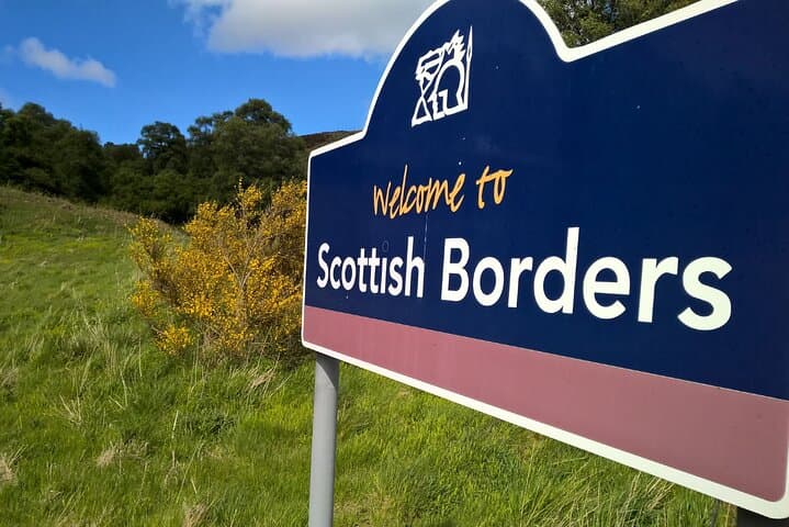 Private Scottish Borders Day Tour: Melrose Abbey, Abbotsford & Tweed Valley