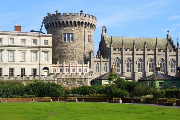 Skip-the-Line Book of Kells & Dublin Castle Walking Tour in Dublin photo 5