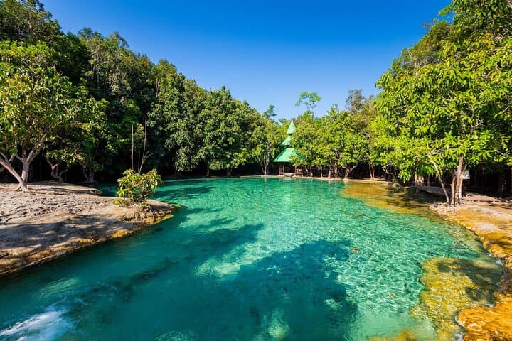 Tiger Cave Temple and Emerald Pool Day Tour from Krabi photo 5