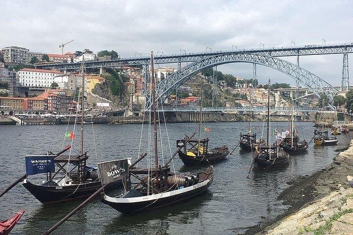 Porto to Santiago de Compostela: One-Way Private Tour with Up to 4 Stops photo 1