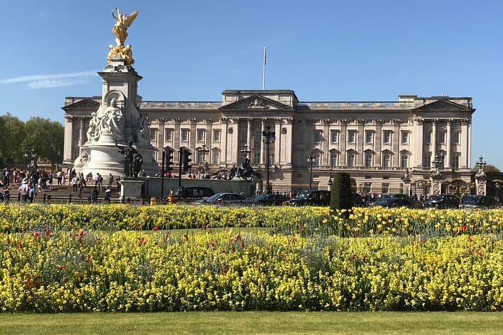 Private Royal London Walking Tour: Buckingham Palace, Westminster & Kensington photo 2