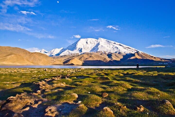 Conquer Muztagh Ata: A Practical Guide to One of China’s Highest Alpine Expeditions