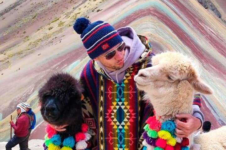 Rainbow Mountain Day Hike: Vinicunca Walking Tour from Cusco