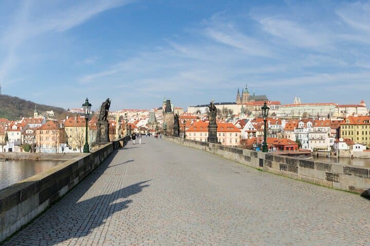Interactive Charles Bridge Quiz Walk: Prague Sightseeing Game photo 6