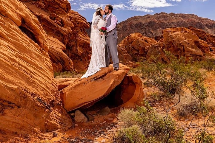 Fire Rock Wedding at Redstone Dune Trails — Desert Ceremony and Photos from Las Vegas photo 3
