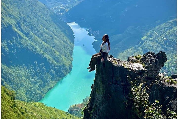 Ha Giang Motorbike Loop: 3-Night, 2-Day Tour from Hanoi to Dong Van