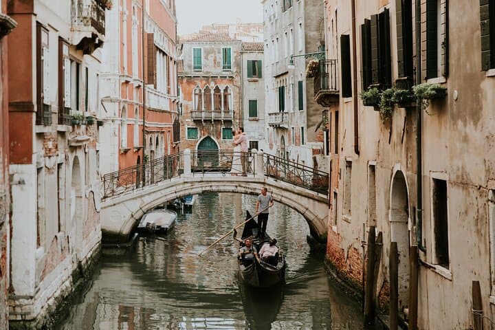 Venice Private Photography Session: 60-Minute Local Photographer Shoot