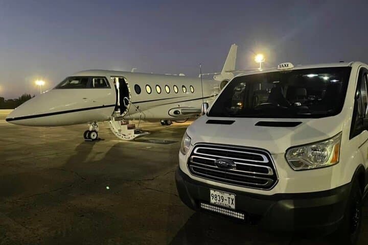 Private Airport Transfer in San Juan: Isla Verde & Condado to/from SJU photo 3