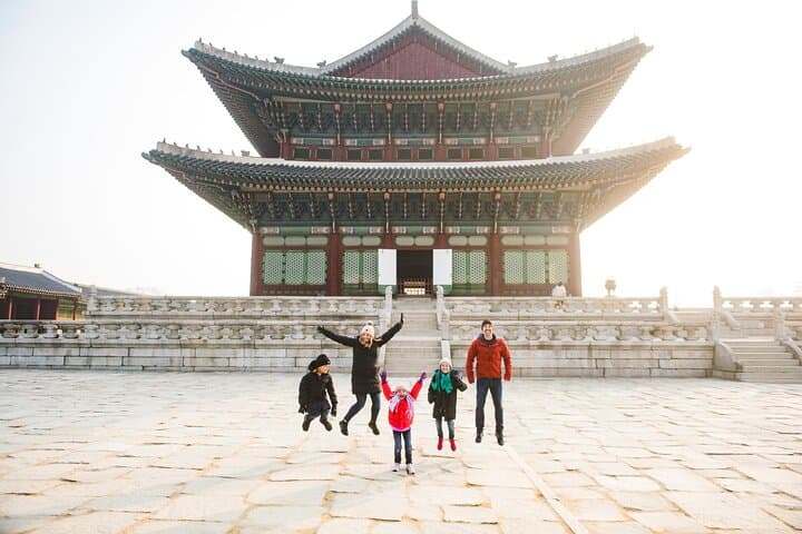 Seoul Private Vacation Photography Session with Local Photographer photo 2