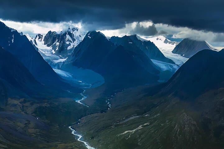 Altai Tavan Bogd 10-Day Eagle Hunter & Horseback Expedition photo 2