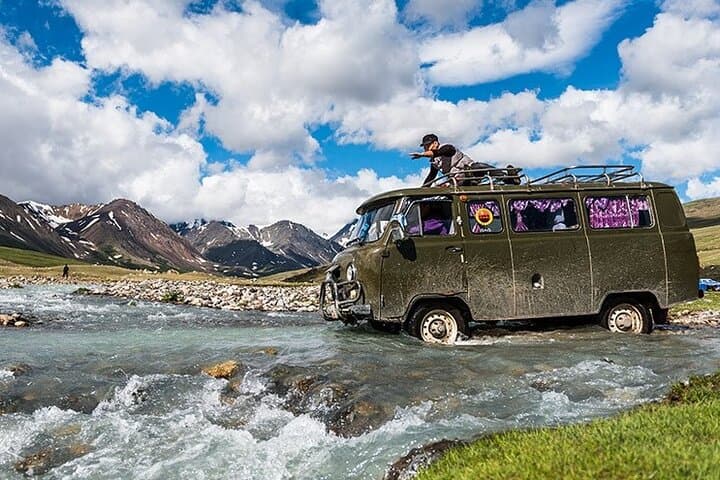 Altai Tavan Bogd 10-Day Eagle Hunter & Horseback Expedition photo 3