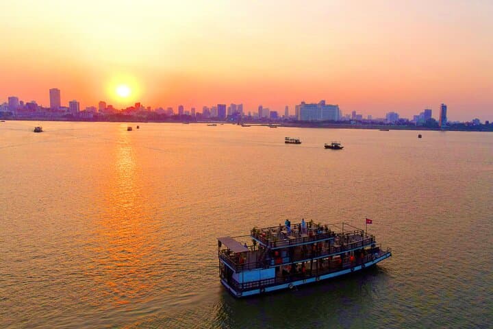 Phnom Penh Sunset Cruise: Mekong & Tonle Sap Evening Tour with Drinks photo 2