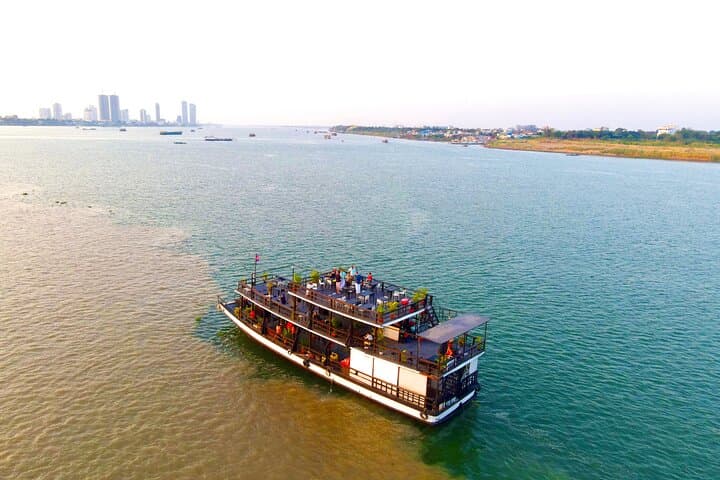 Phnom Penh Sunset Cruise: Mekong & Tonle Sap Evening Tour with Drinks photo 4
