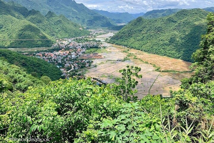 Mai Chau Valley 2-Day Bike & Trek from Hanoi: Rice Terraces, Thai Homestays and Village Life photo 3