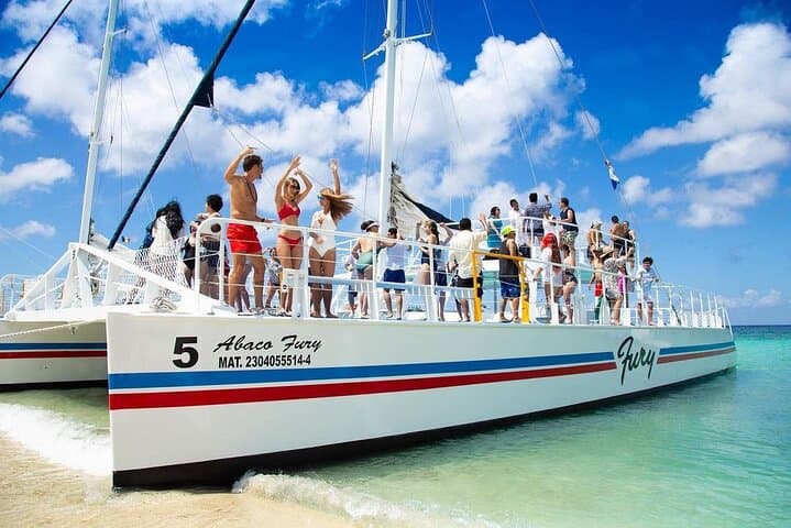 Deluxe Cozumel Catamaran Snorkel with Beach Club Lunch & Open Bar photo 3