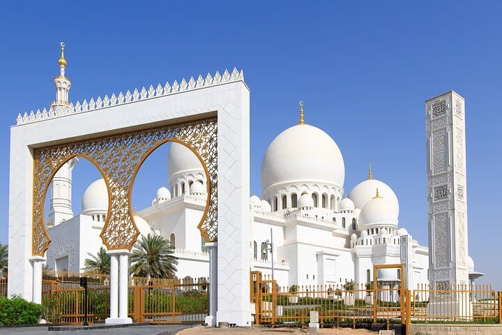 Weeklong Arabian Adventure: Dubai, Desert Safari, Abu Dhabi & Hatta photo 4