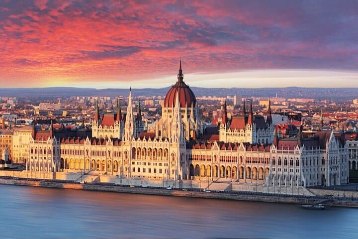 Best of Budapest in 4 Days: Danube Bend, Thermal Baths & City Highlights
