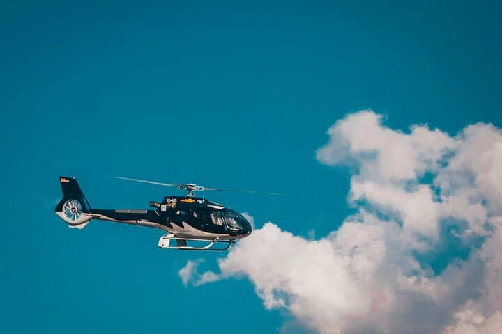 Helicopter Tour Lake Como with Aperitif Stop — Scenic Flight from Como photo 2